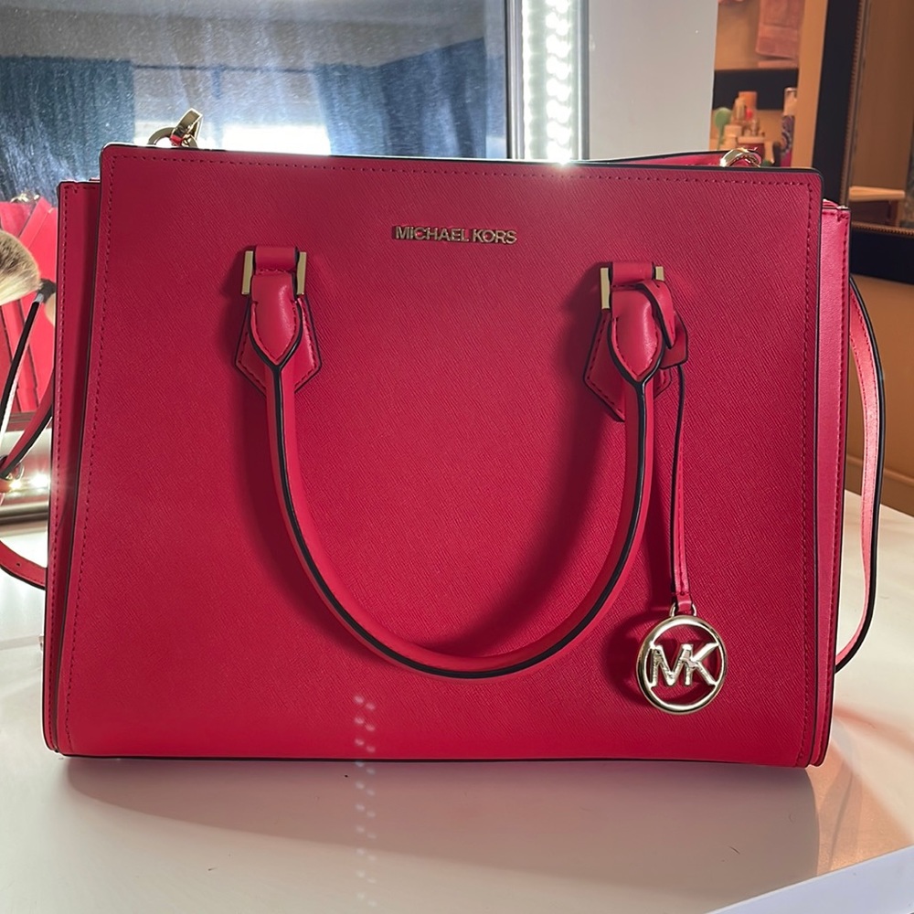 Beautiful Michael Kors handbag